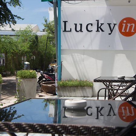 Lucky In Hotell Pattaya Exteriör bild